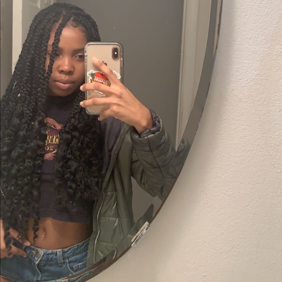 Meet your Posher, Annissa - Picture 4 of 5